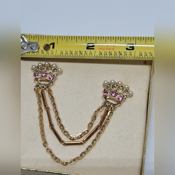 Double Crown Vintage Collar Pin, Pink Crowns Sparkly Perfect Condition - Picture 4 of 5
